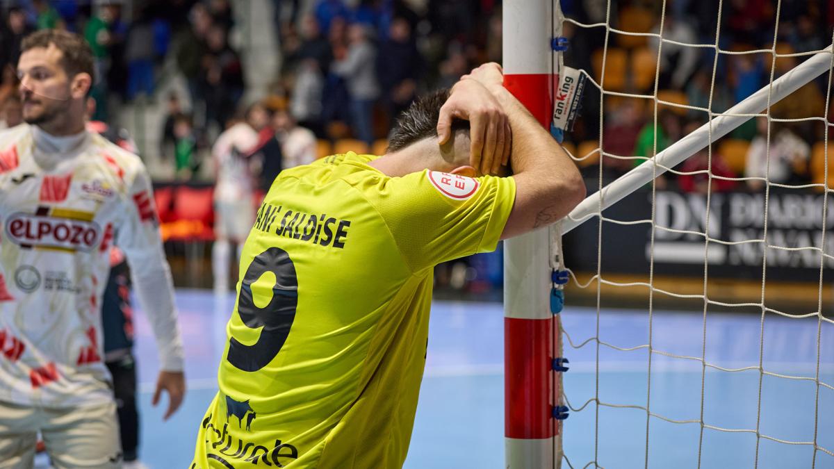 <![CDATA[Osasuna Magna cae ante el líder, a pesar de ir 2-0 en el 39]]>