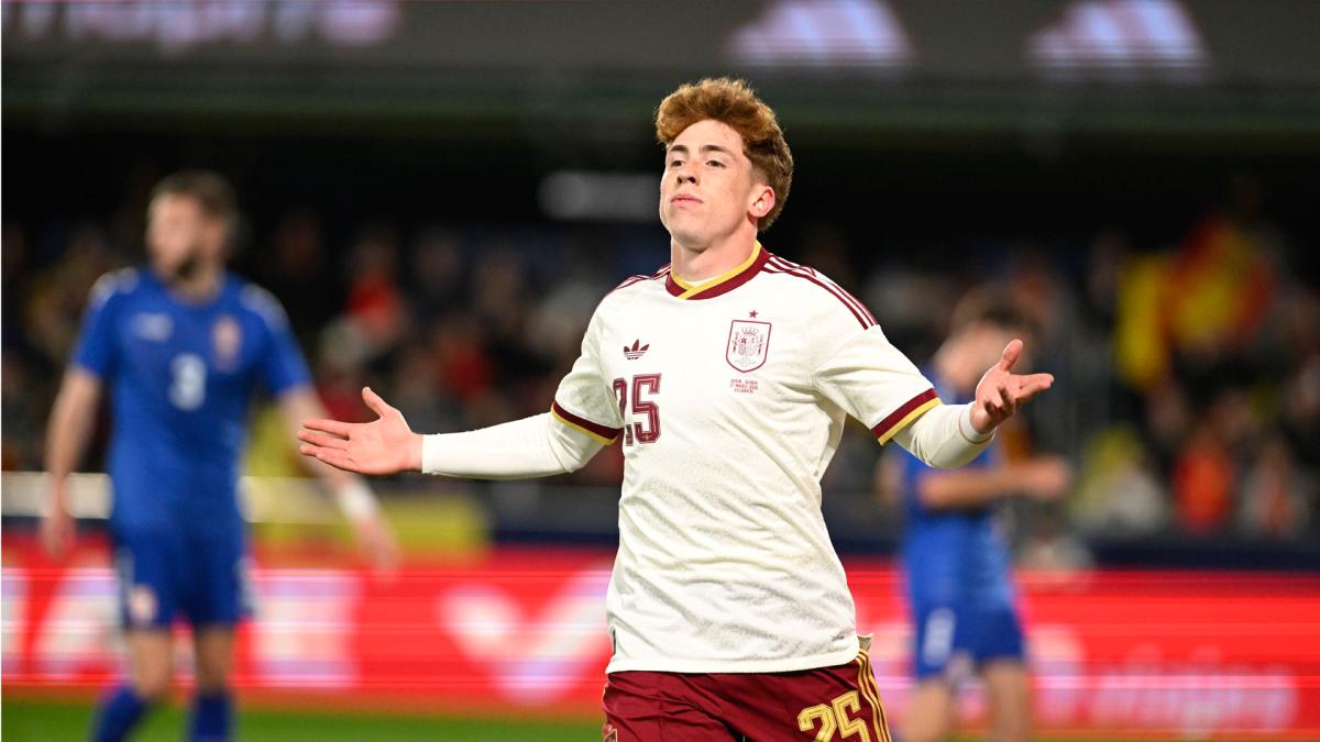 <![CDATA[Víctor Muñoz redondea en su debut la victoria de España contra Serbia]]>