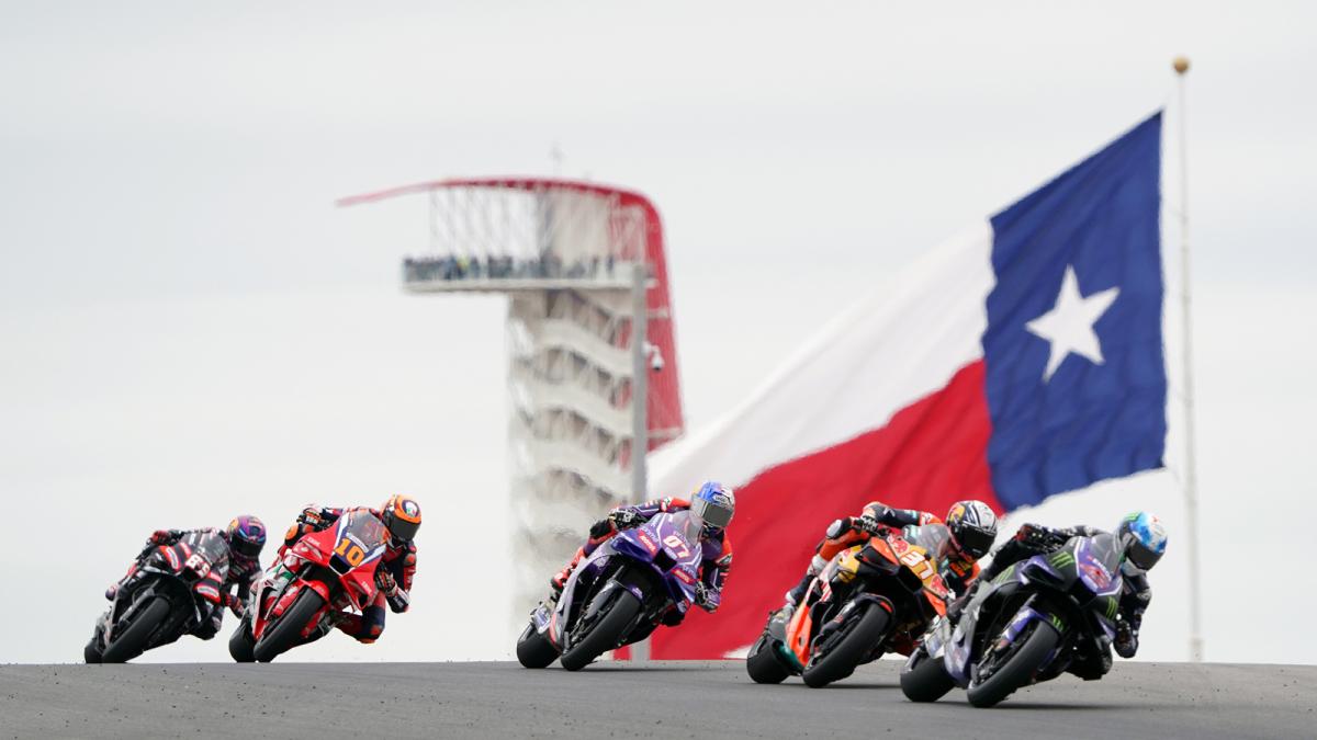 <![CDATA[Jorge Martín gana la Sprint de Austin a 'Pecco' Bagnaia en la última vuelta]]>