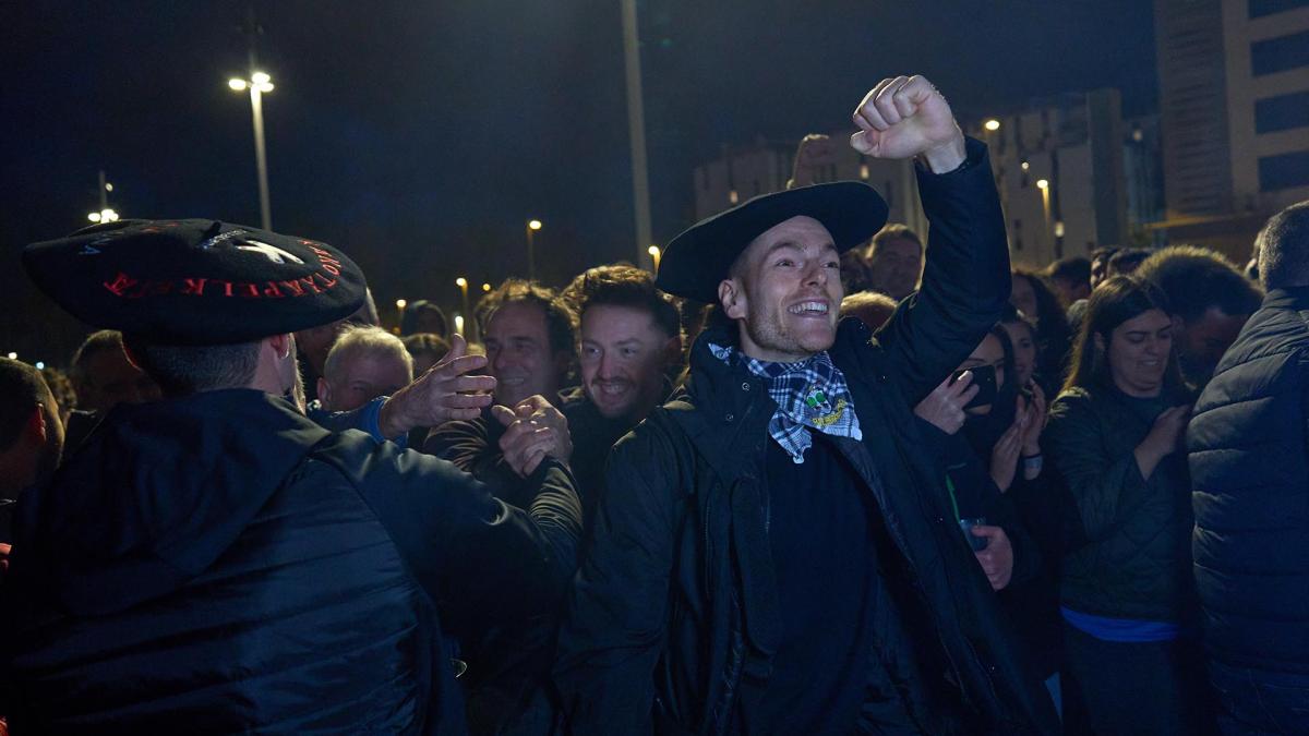 <![CDATA[Chupinazo en el Arena: así fue el inicio de fiesta de Laso y Albisu aclamados por su gente]]>