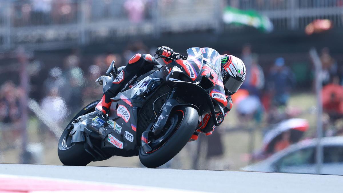 <![CDATA[Marco Bezzecchi suma su quinta victoria consecutiva y Marc Márquez remonta hasta el quinto puesto]]>