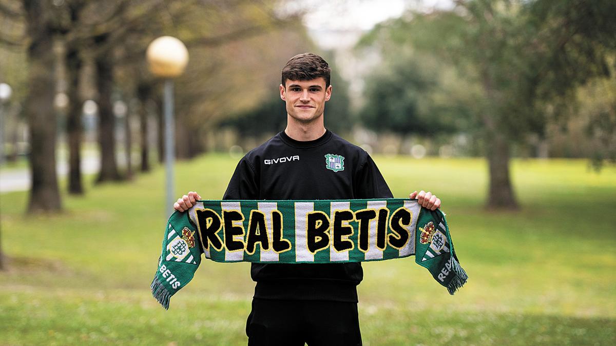 <![CDATA[Ekaitz Mutuberria, extremo del Beti Kozkor y del Betis desde chiquitito]]>