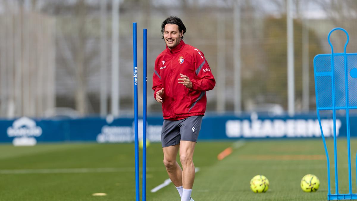 <![CDATA[Juan Cruz, futuro en el aire en Osasuna]]>