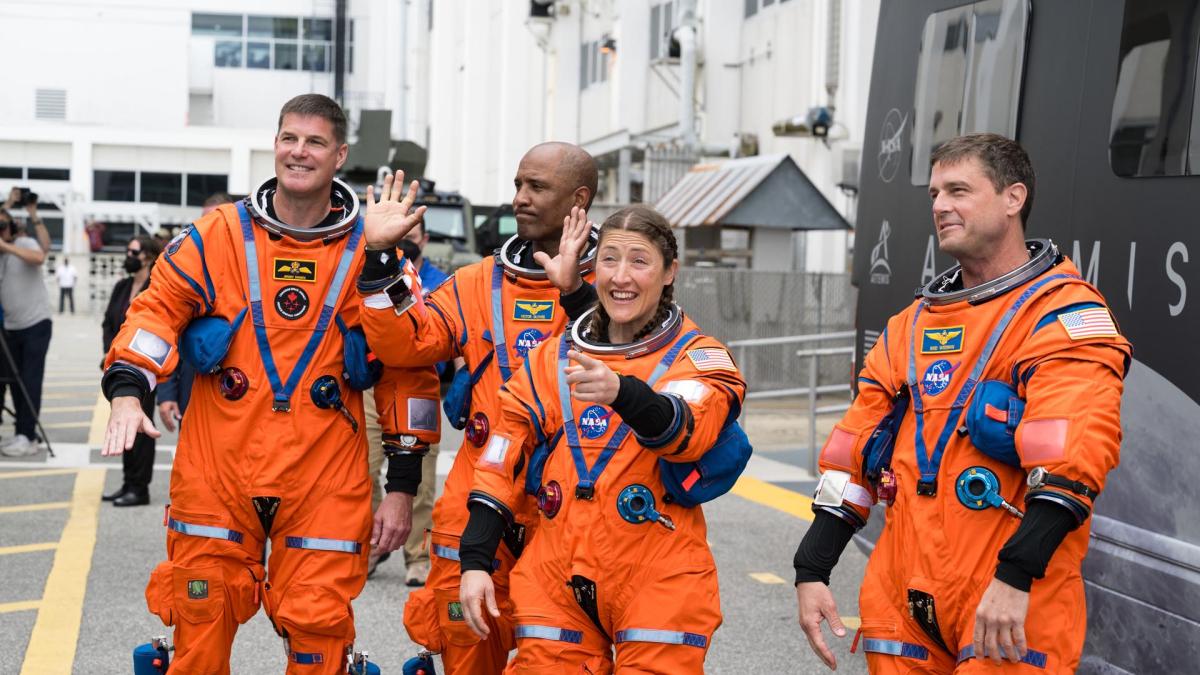 <![CDATA[Los astronautas de 'Artemis II' comienzan su segunda jornada con ejercicios físicos para minimizar la pérdida muscular]]>