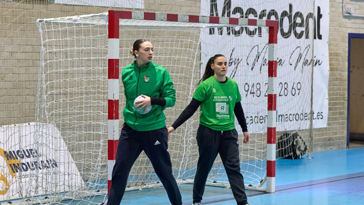 <![CDATA[Replasa Beti Onak blinda su portería con las renovaciones de Patricia Encinas y Olaia Luzuriaga]]>