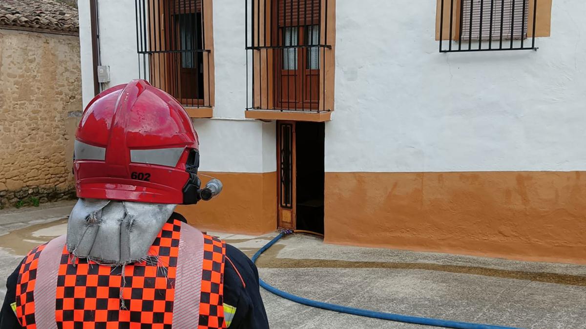 <![CDATA[Trasladada al hospital por inhalación de humo una vecina de Villatuerta de 76 años tras el incendio de su vivienda]]>