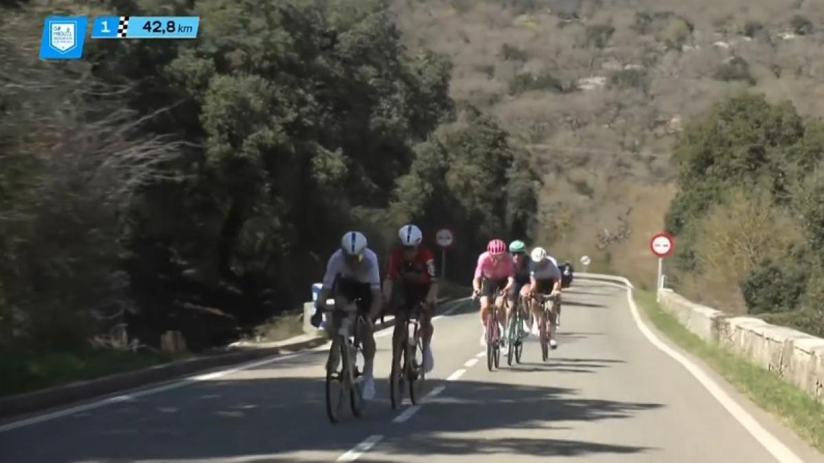 <![CDATA[El Gran Premio Miguel Induráin, en directo: Carrera muy abierta tras la ascensión a Lezaun]]>