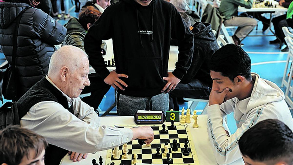 <![CDATA[Isidro Díaz, ajedrecista pamplonés de 88 años: 