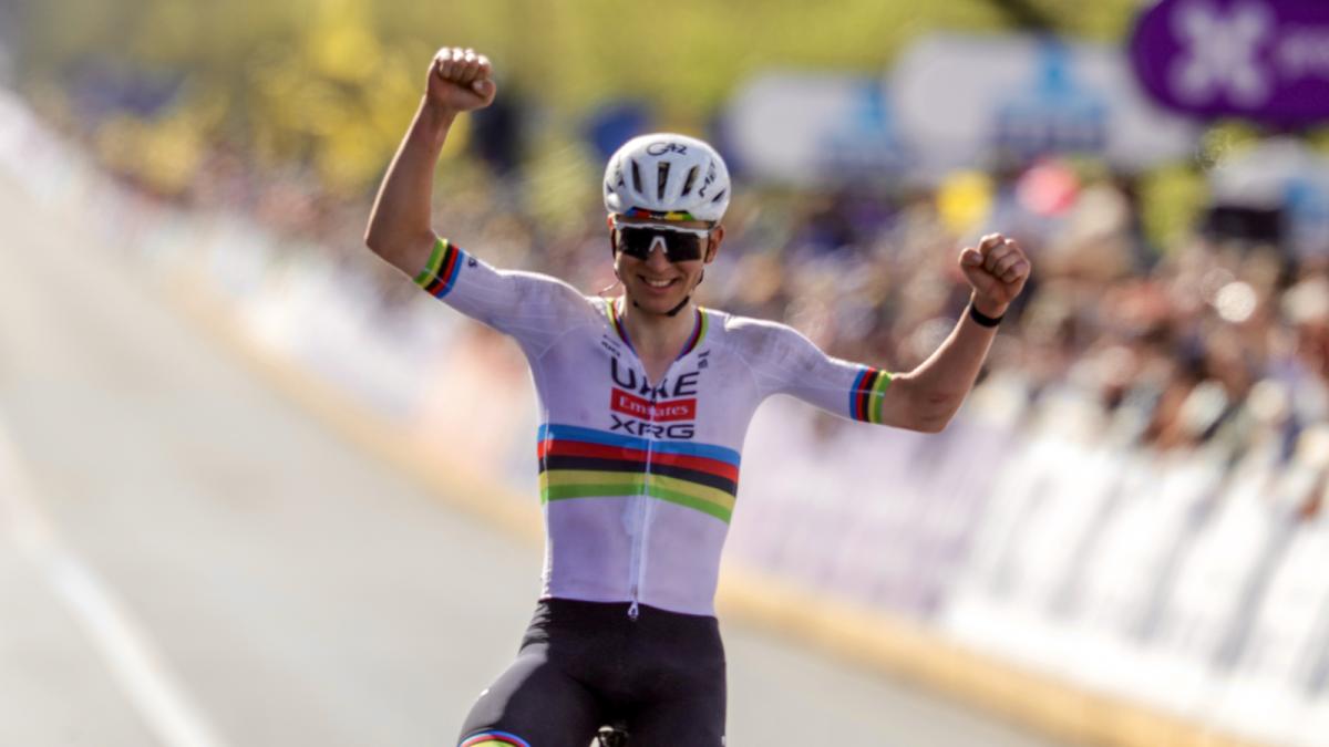 <![CDATA[Pogacar agranda su leyenda con su tercer Tour de Flandes]]>