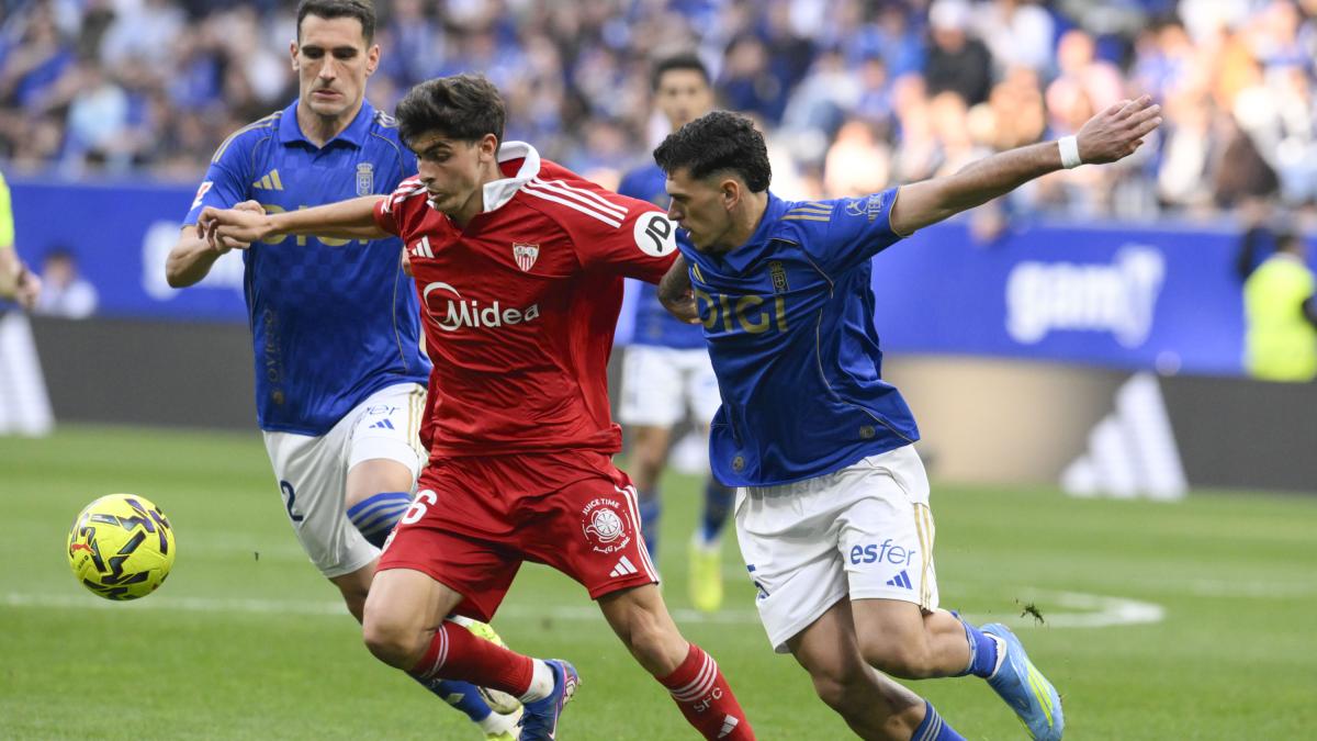 <![CDATA[Fede Viñas hace creer al Oviedo y acentúa el drama del Sevilla]]>