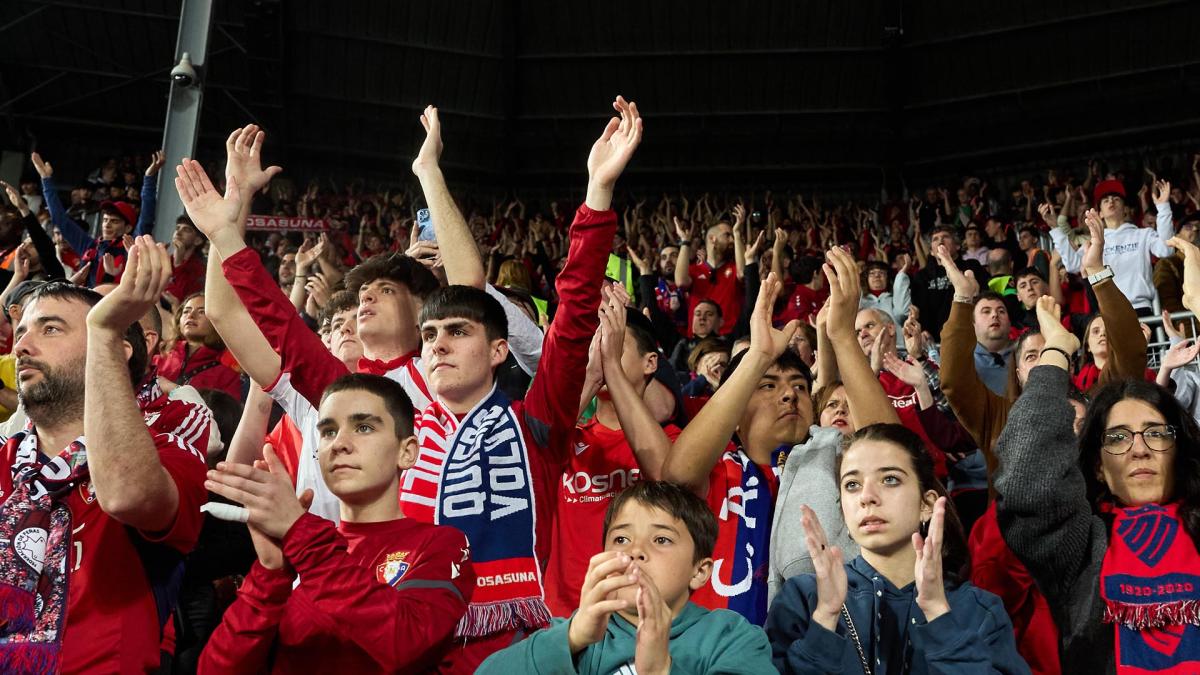 <![CDATA[Procesión osasunista en Vitoria]]>