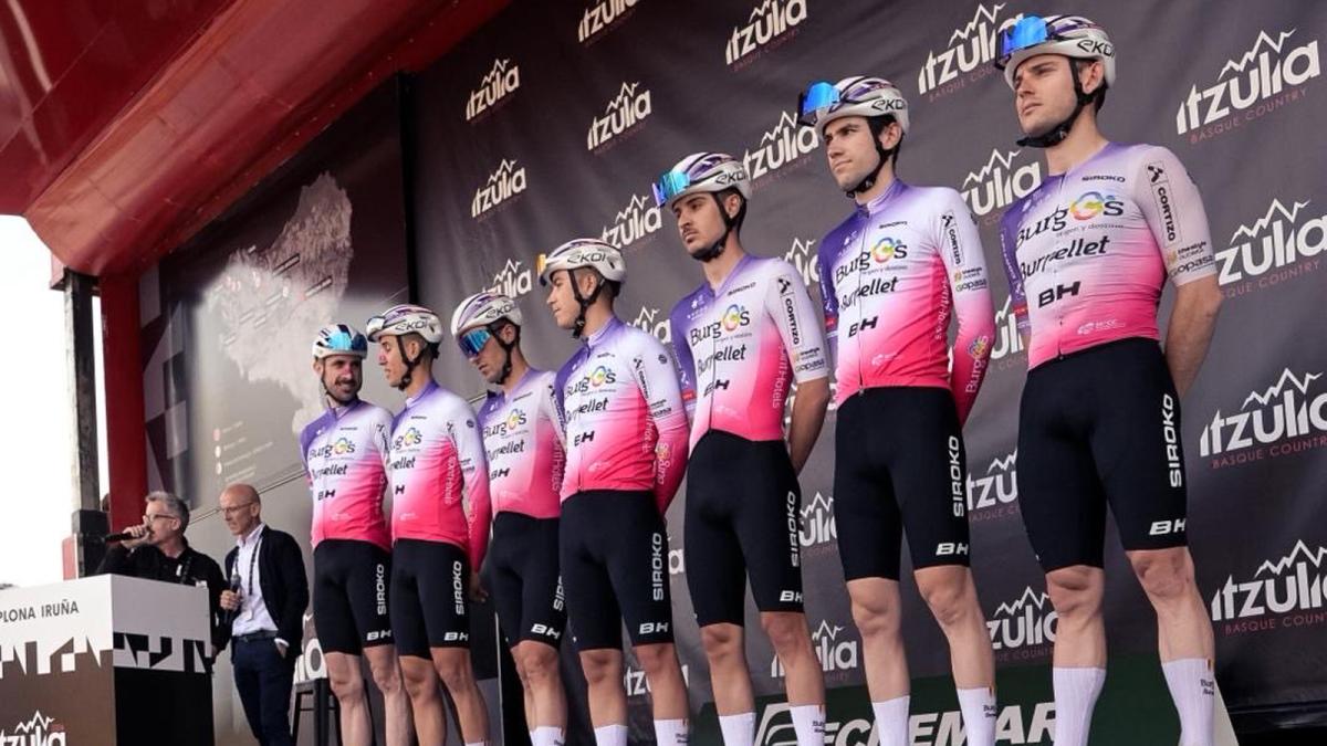 <![CDATA[La segunda etapa de la Itzulia, en directo: Corte de cinta en Pamplona]]>