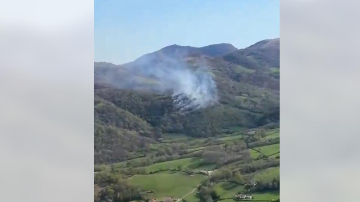 <![CDATA[Controlado un incendio de vegetación en Erratzu (Baztan)]]>