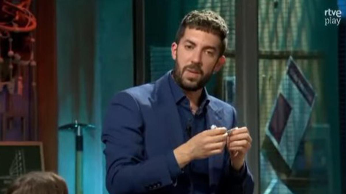 <![CDATA[La historia detrás de la pulsera que recibió David Broncano de una familia navarra]]>