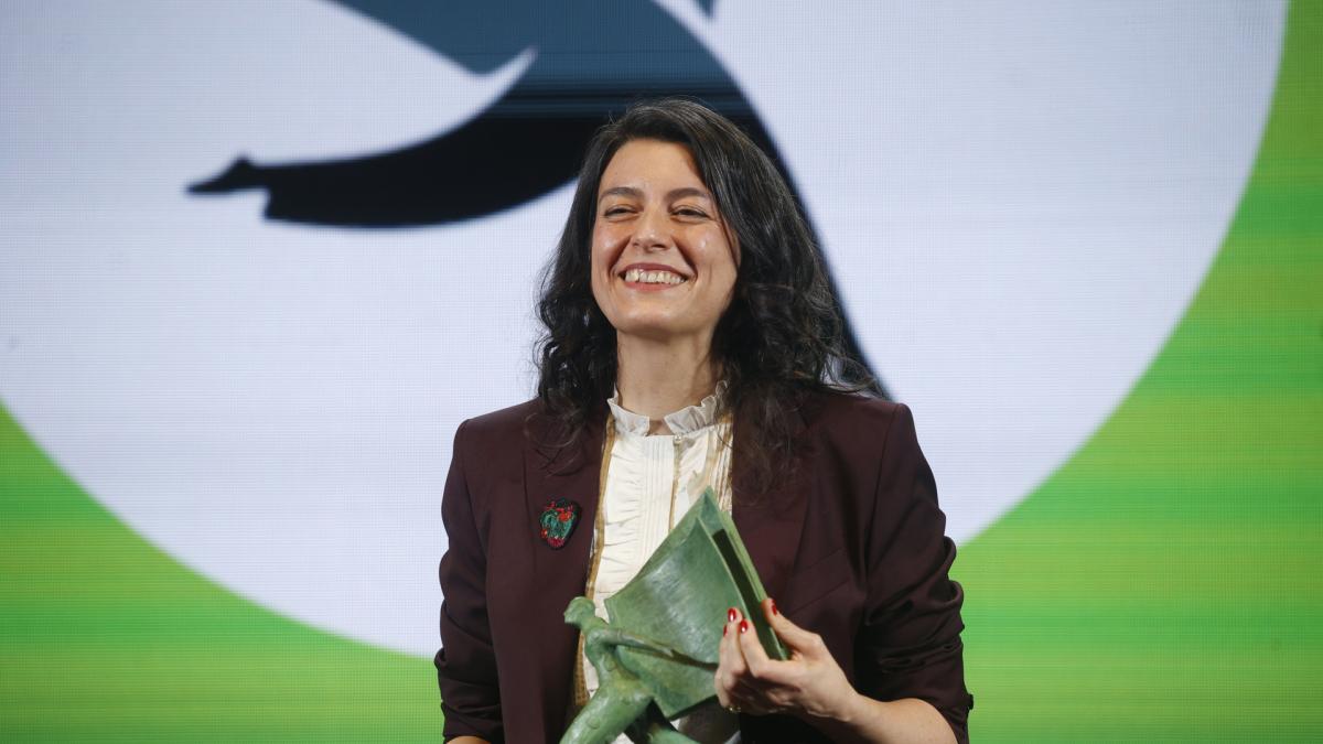 <![CDATA[Con Samanta Schweblin, Planeta también 'gana' el 'millón literario' de AENA]]>