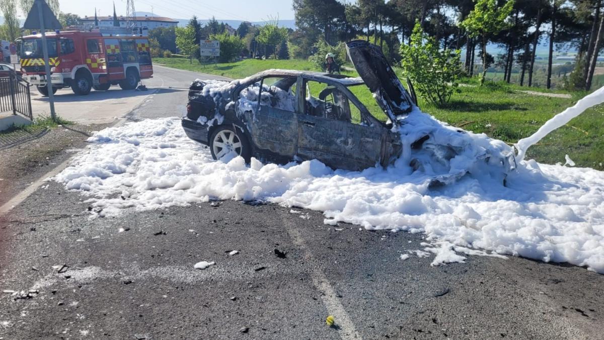 <![CDATA[Se da a la fuga drogado en Zizur Mayor y colisiona contra un camión: 