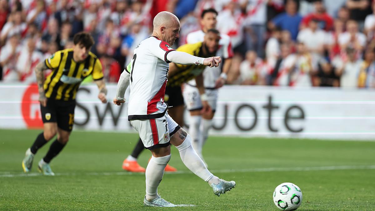 <![CDATA[El Rayo mete pie y medio en las semifinales de la Conference]]>