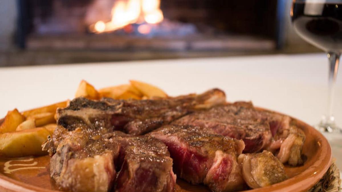 <![CDATA[El asado con sarmiento, único de Mesón las Torres, en Ujué]]>