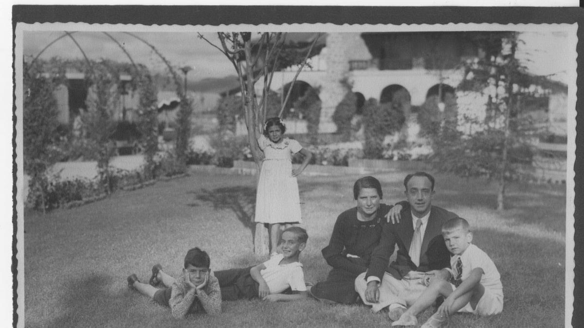 <![CDATA[Villa Adriana, paredes que guardan secretos de familia, política, industria y arte]]>