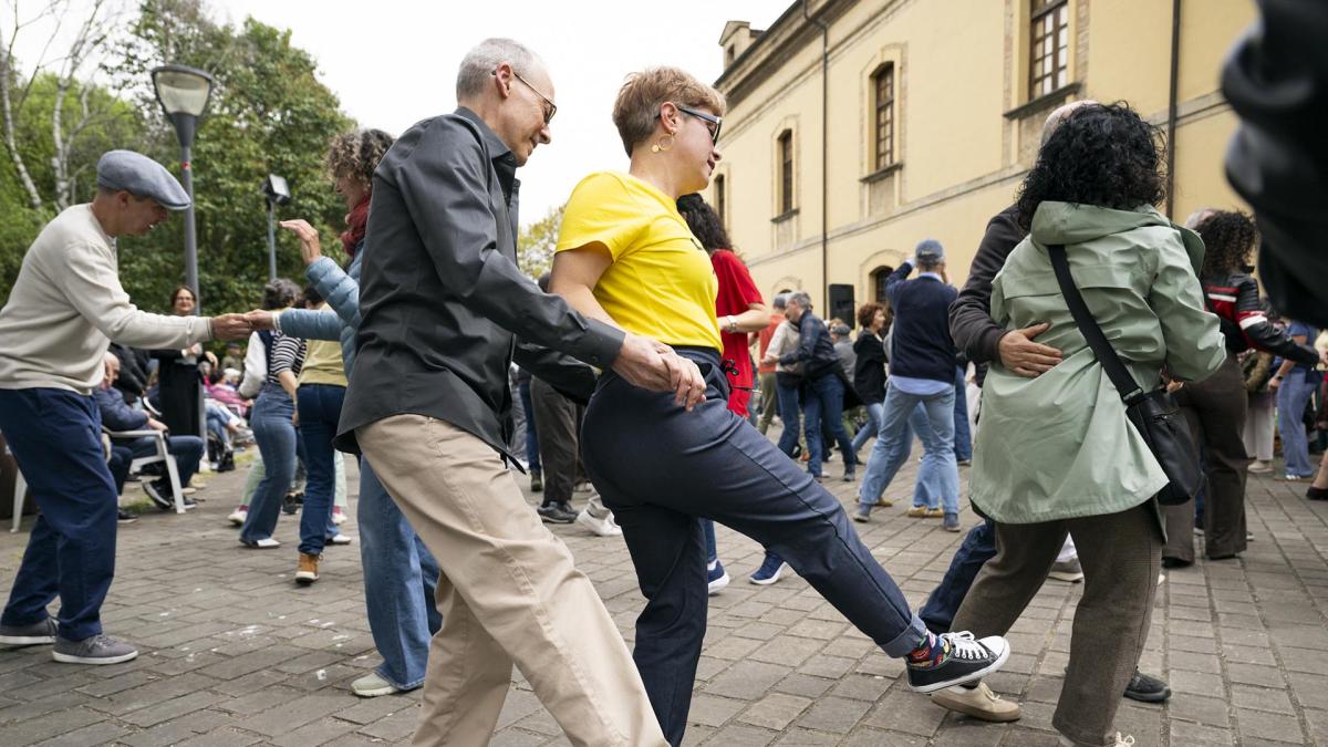 <![CDATA[Pamplona vibra al ritmo del swing]]>