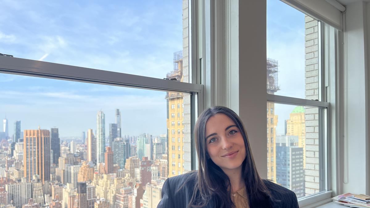 <![CDATA[Una navarra, analista del ICEX en el cielo de Manhattan]]>