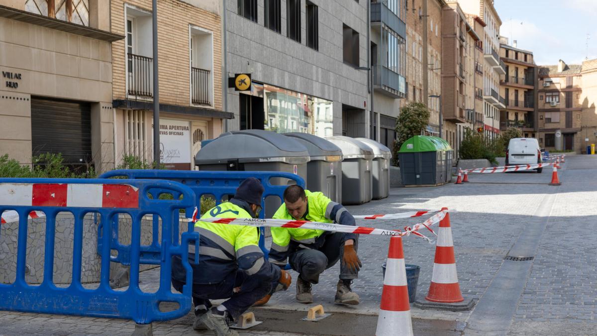 <![CDATA[La calle Muro de Tudela presenta daños dos años después de su reforma]]>