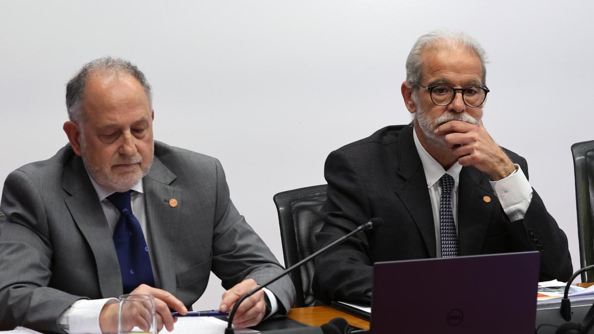 <![CDATA[El PSN muestra su apoyo al presidente de la Cámara de Comptos y UPN le acusa de ser el 