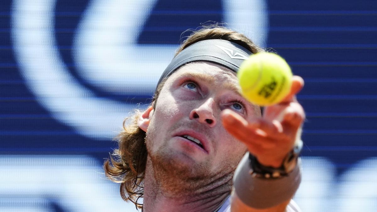 <![CDATA[Rublev remonta ante Medjedovic y jugará su primera final en Barcelona]]>