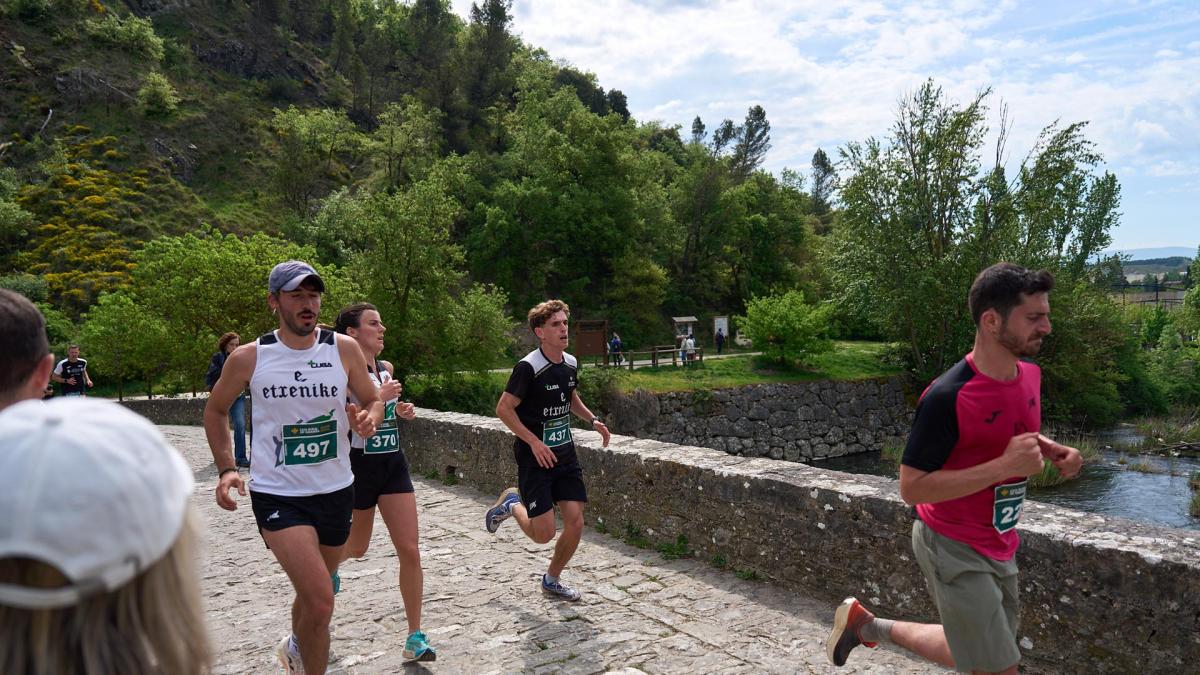 <![CDATA[Markel Ciriza y Rebeca Miguelena, triunfos del club anfitrión en la XXXVI Carrera Popular Hiru Herri]]>