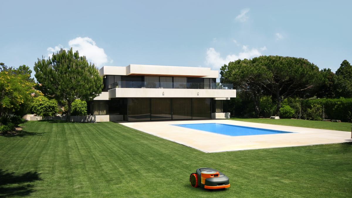 <![CDATA[La nueva generación de cortacéspedes inteligentes ya está en Navarra]]>