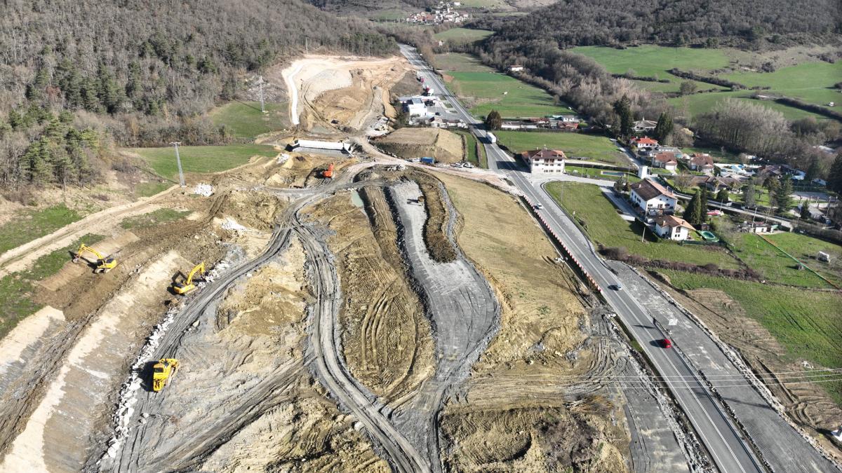 <![CDATA[Corte de tráfico el miércoles 22 de abril en la N-121-A por la ejecución de la variante de Burutain]]>