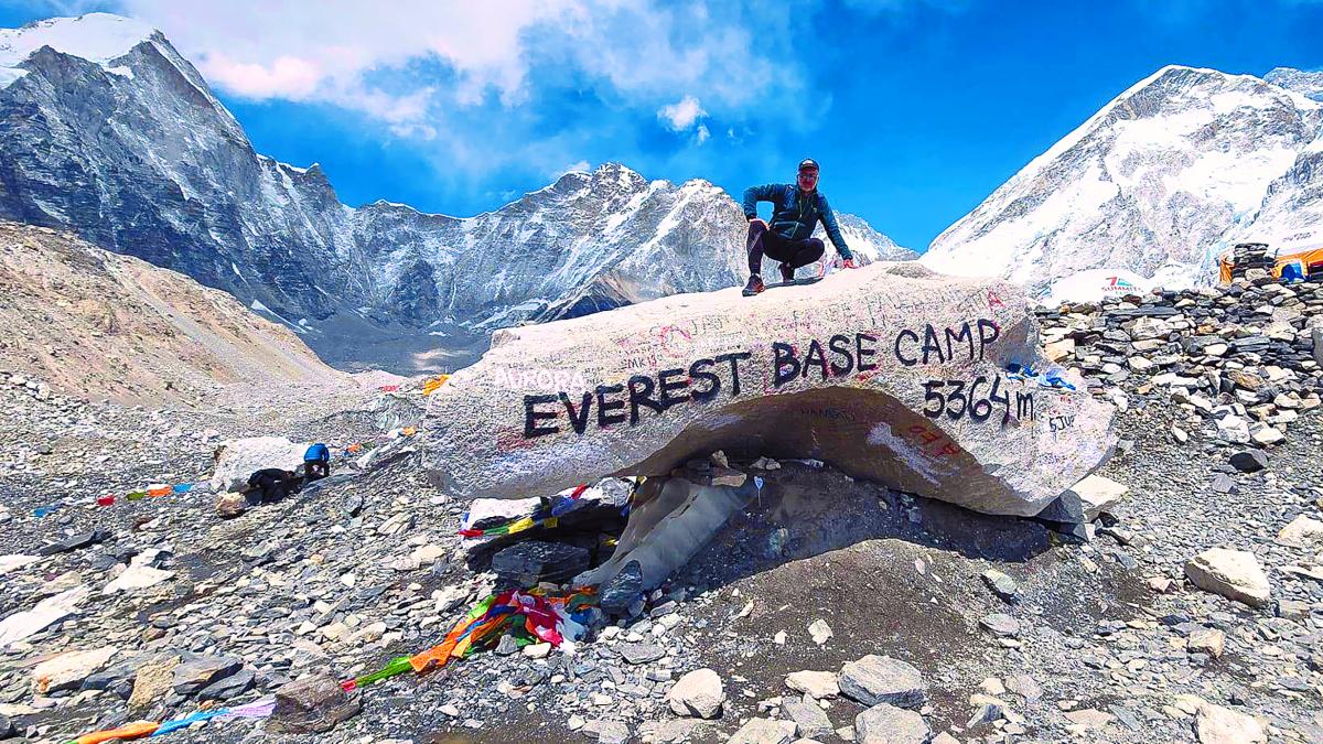 <![CDATA[Arroyo se aclimata ya en el Everest]]>