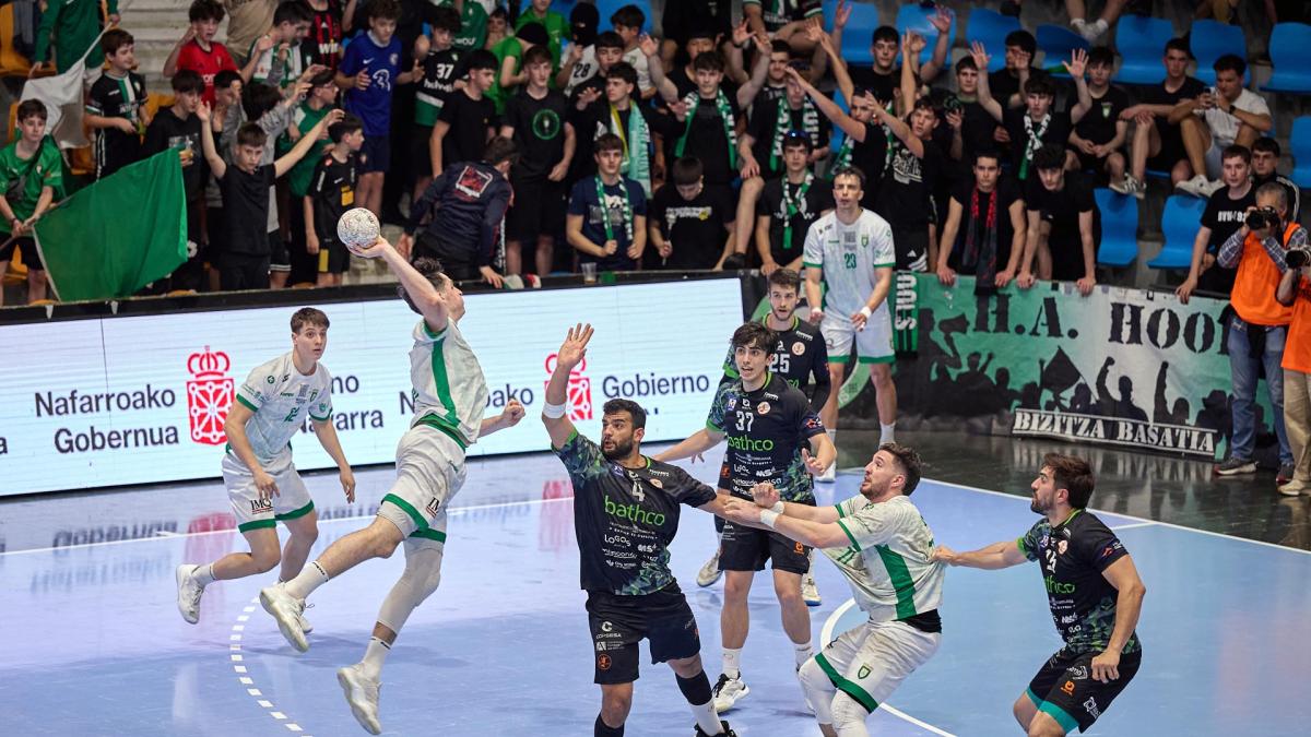 <![CDATA[Fotos de la eliminatoria de Copa del Rey entre Anaitasuna y Bathco Torrelavega]]>