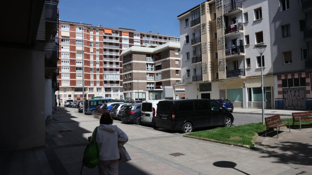 <![CDATA[Cucarachas en Iturrama: alerta desde la plaza Pintor Ciga]]>