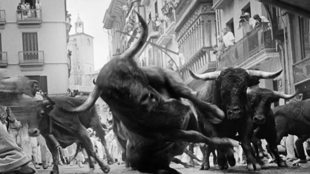 <![CDATA[Carmenchu Alemán gana el certamen fotográfico Argazkia Puntu Eus con '2001 San Fermín']]>