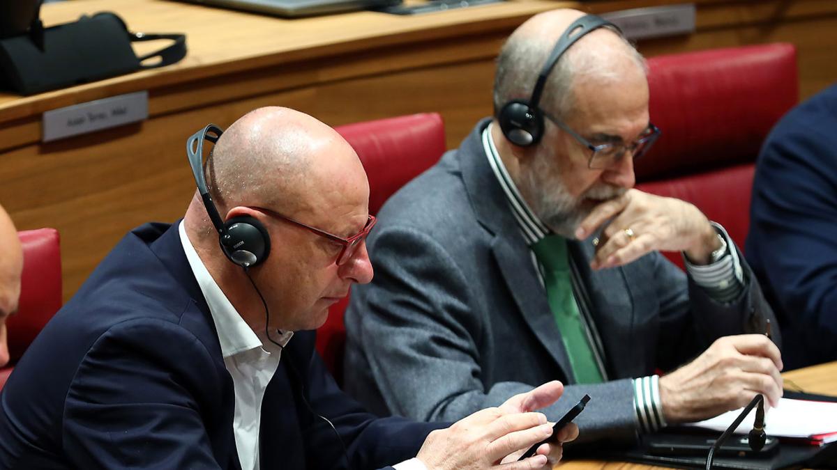 <![CDATA[Llamas descontroladas en Salud y Educación]]>