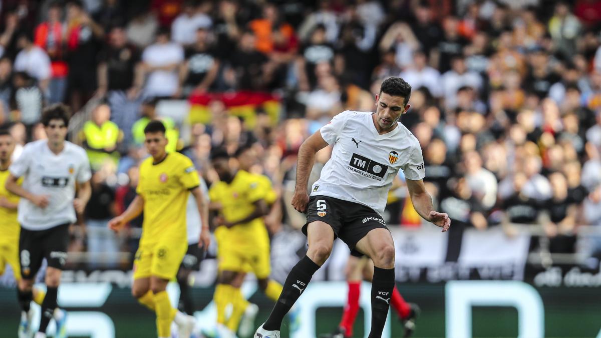 <![CDATA[El Valencia respira y el Girona se mete en problemas]]>