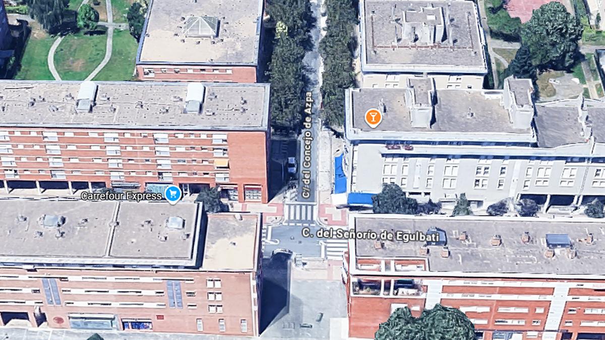 <![CDATA[Policía foral que redujo al varón armado con un cuchillo por la calle en Mendillorri: 