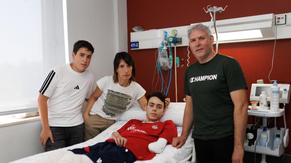 <![CDATA[La madre de un joven de Baztan, amputado por una meningitis: 
