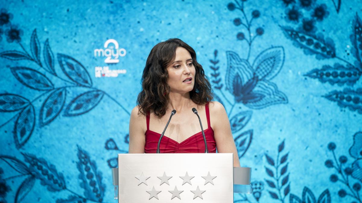 <![CDATA[Ayuso reivindica en el Dos de Mayo un Madrid libre de 