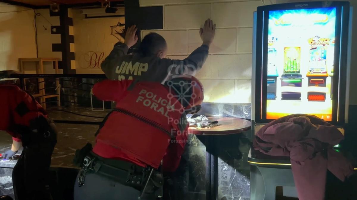 <![CDATA[La Policía Foral coordina una macrooperación con nueve registros en locales de ocio de la Comarca de Pamplona]]>