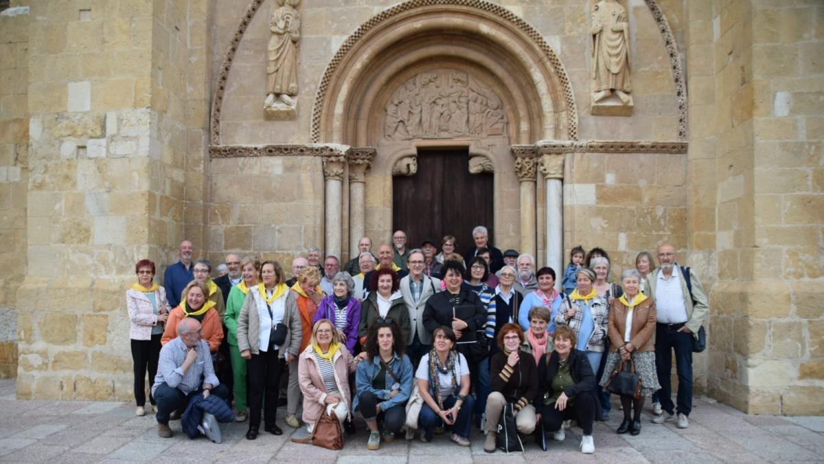 <![CDATA[La coral Camino de Santiago de Ayegui celebra sus 30 años en Santiago de Compostela y León]]>