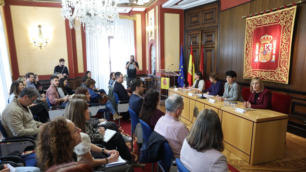 <![CDATA[Entidades ven “demasiado corto” el plazo para regularizarse y alertan de la escasez de citas: 