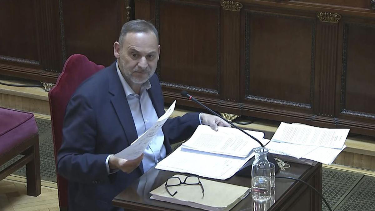 <![CDATA[Ábalos, sobre la caja del PSOE: 