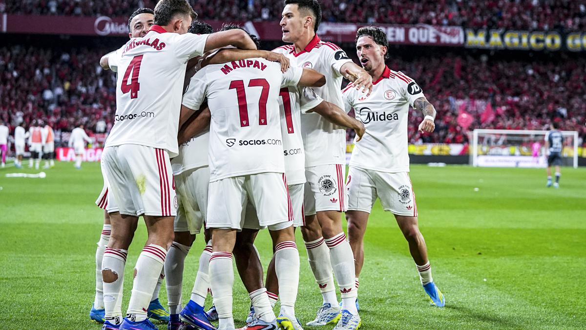 <![CDATA[Alexis Sánchez saca al Sevilla del pozo]]>