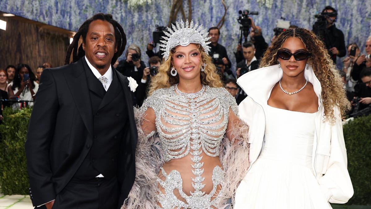<![CDATA[Celebridad, poder y arte se dan la mano en una creativa Met Gala sin tono crítico]]>