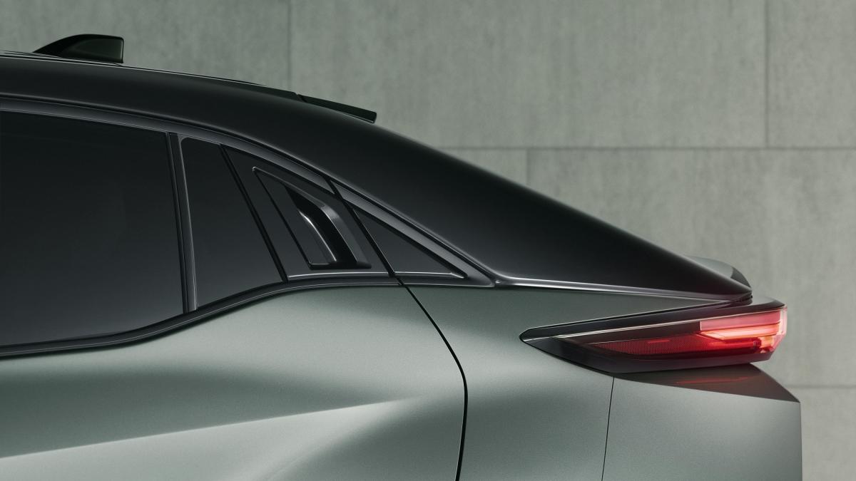<![CDATA[Los coches eléctricos más vendidos en España en abril de 2026: golpe en la mesa de un SUV japonés]]>