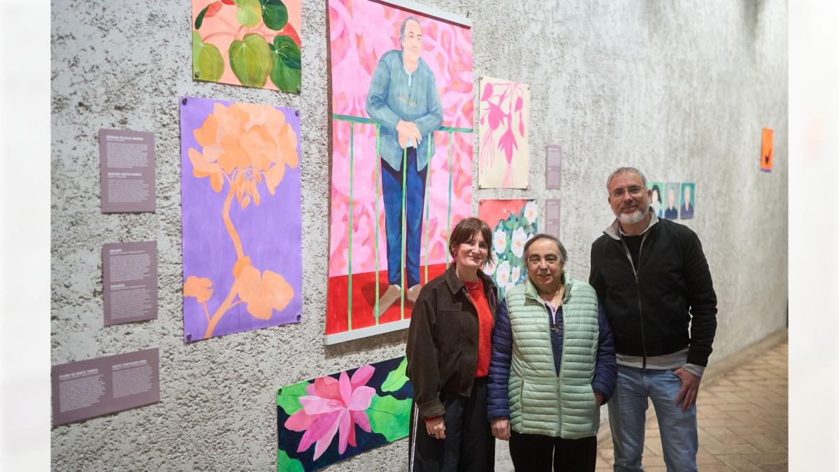 <![CDATA[Las plantas de Antonia desbordan su balcón]]>