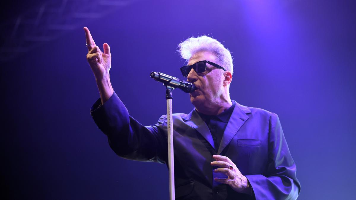 <![CDATA[Loquillo lleva su actitud de rock and roll al Arena]]>