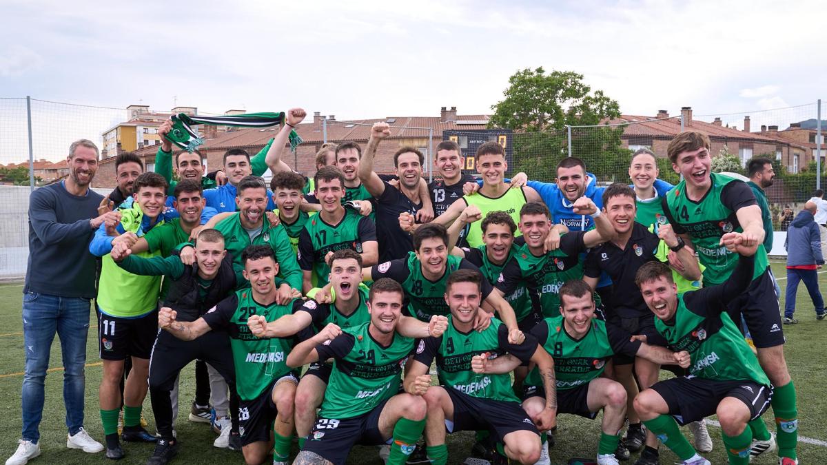 <![CDATA[Fotos de la épica permanencia del Beti Onak en Tercera División]]>
